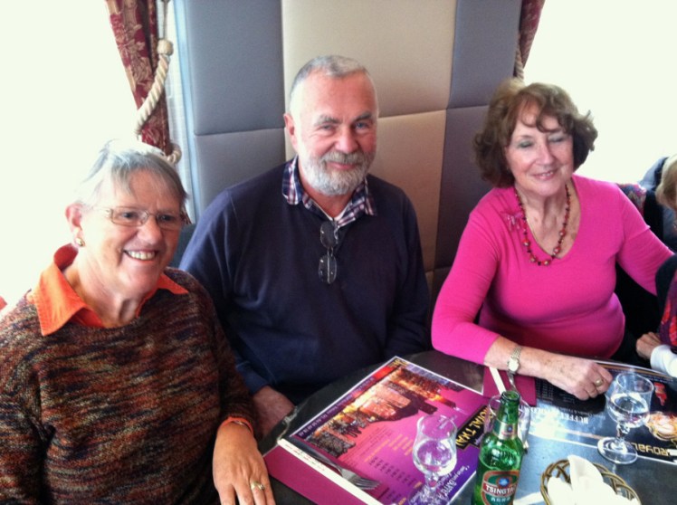 Daphne and Richard Minchin (left)